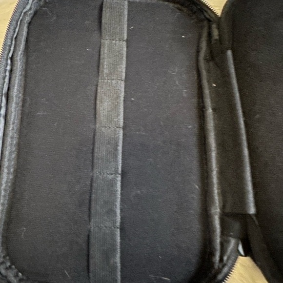 💙3/$20 Pacmaxi Black Travel Organizer for IWatch bands - Picture 3 of 10